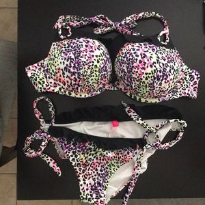 Victoria secret bikini top has a tiny torn inside
